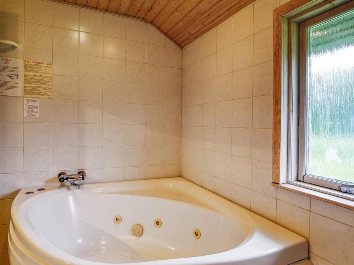 10 Person Holiday Home In Dannemare Exterior foto